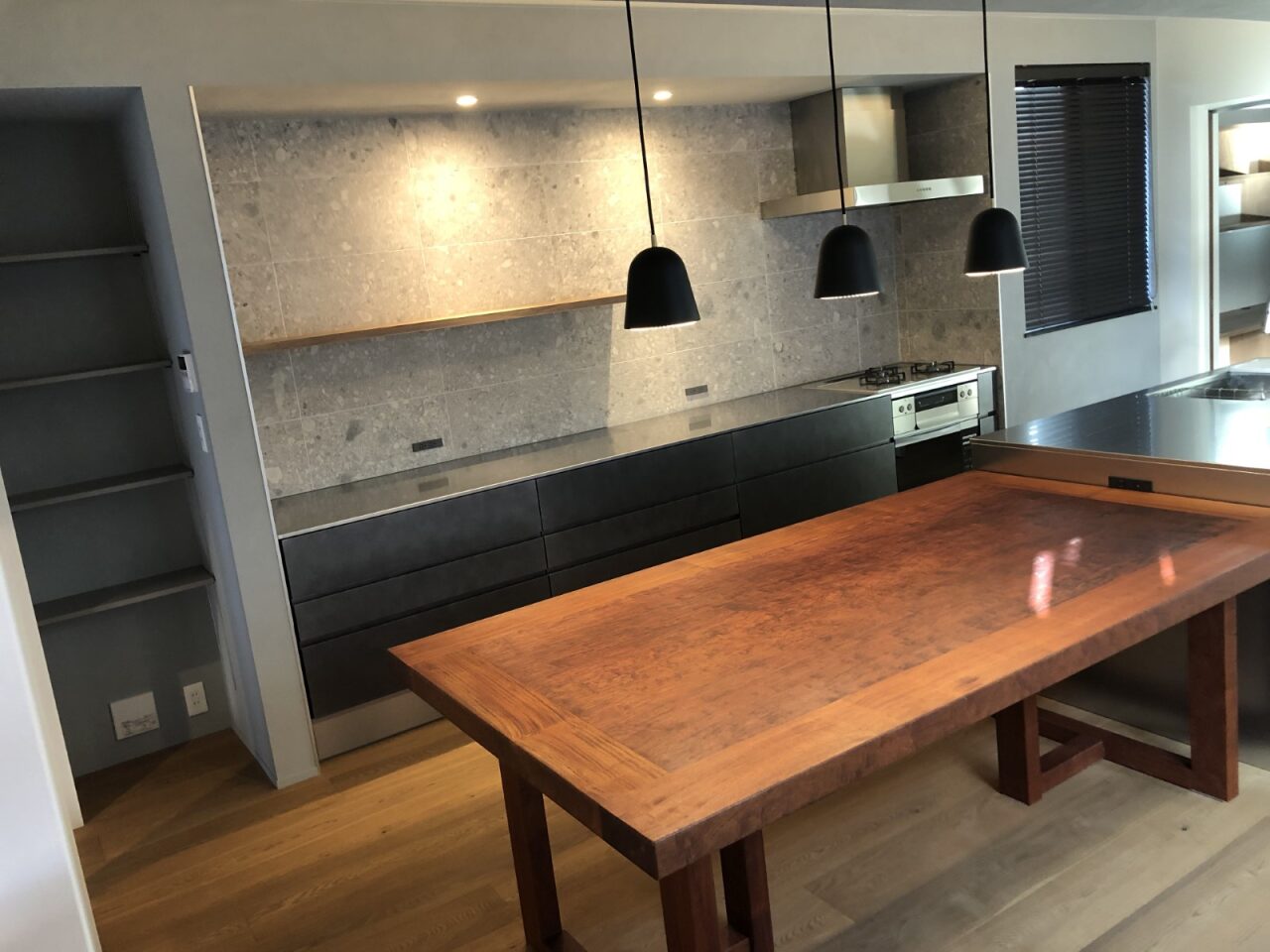 戸建住宅のリビング・キッチン内装