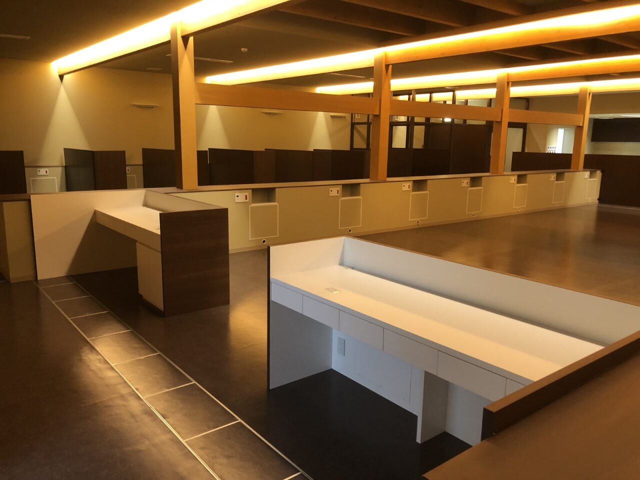 クリニックの診療室・廊下内装