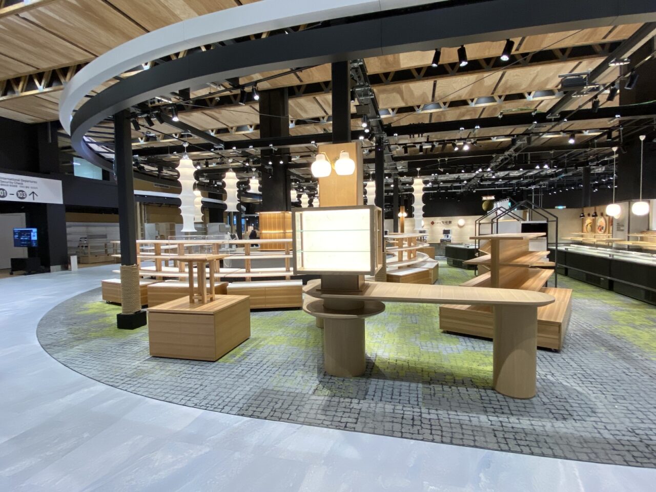 観光物産店の売場内装