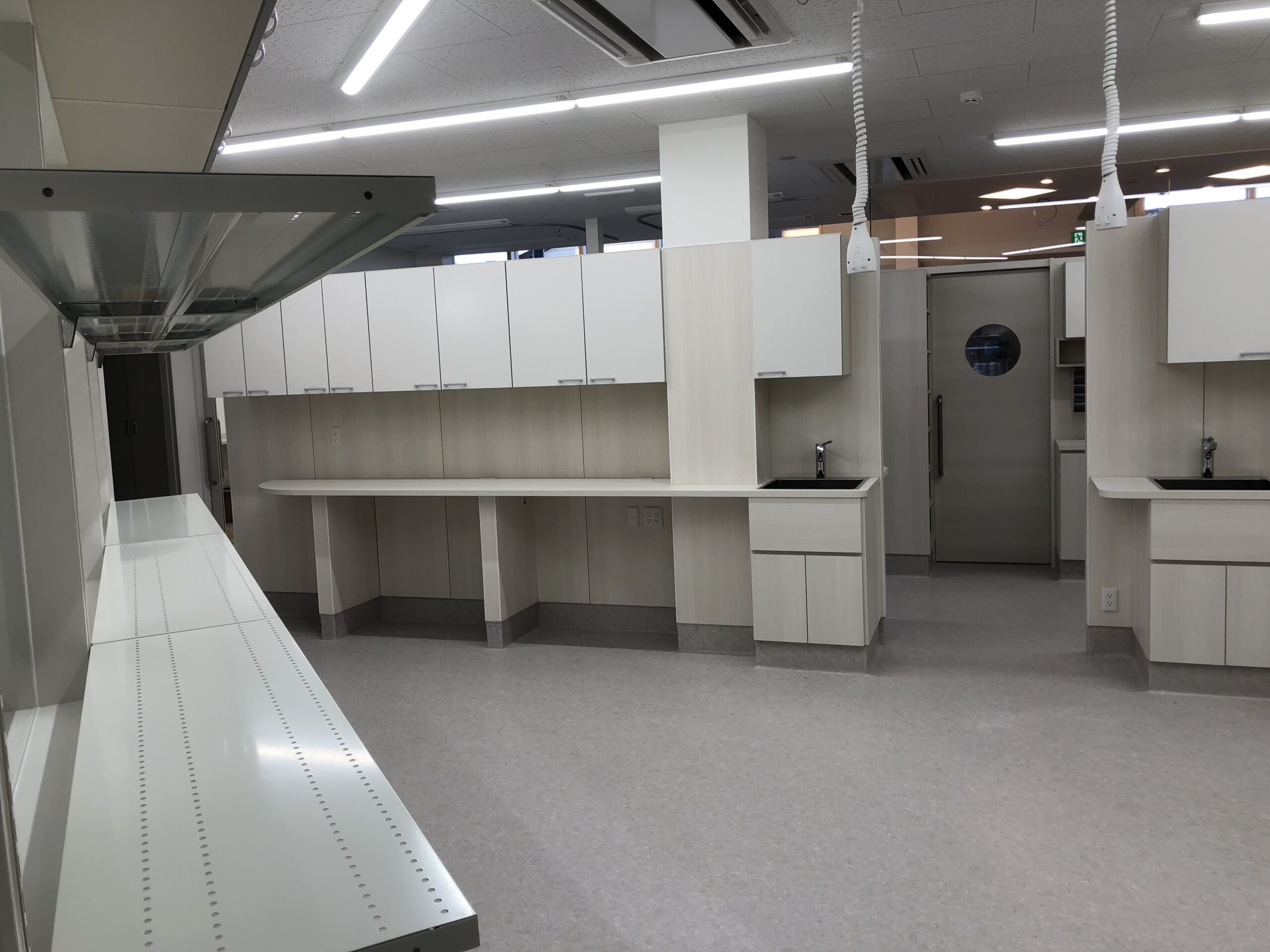 動物病院の受付・待合内装