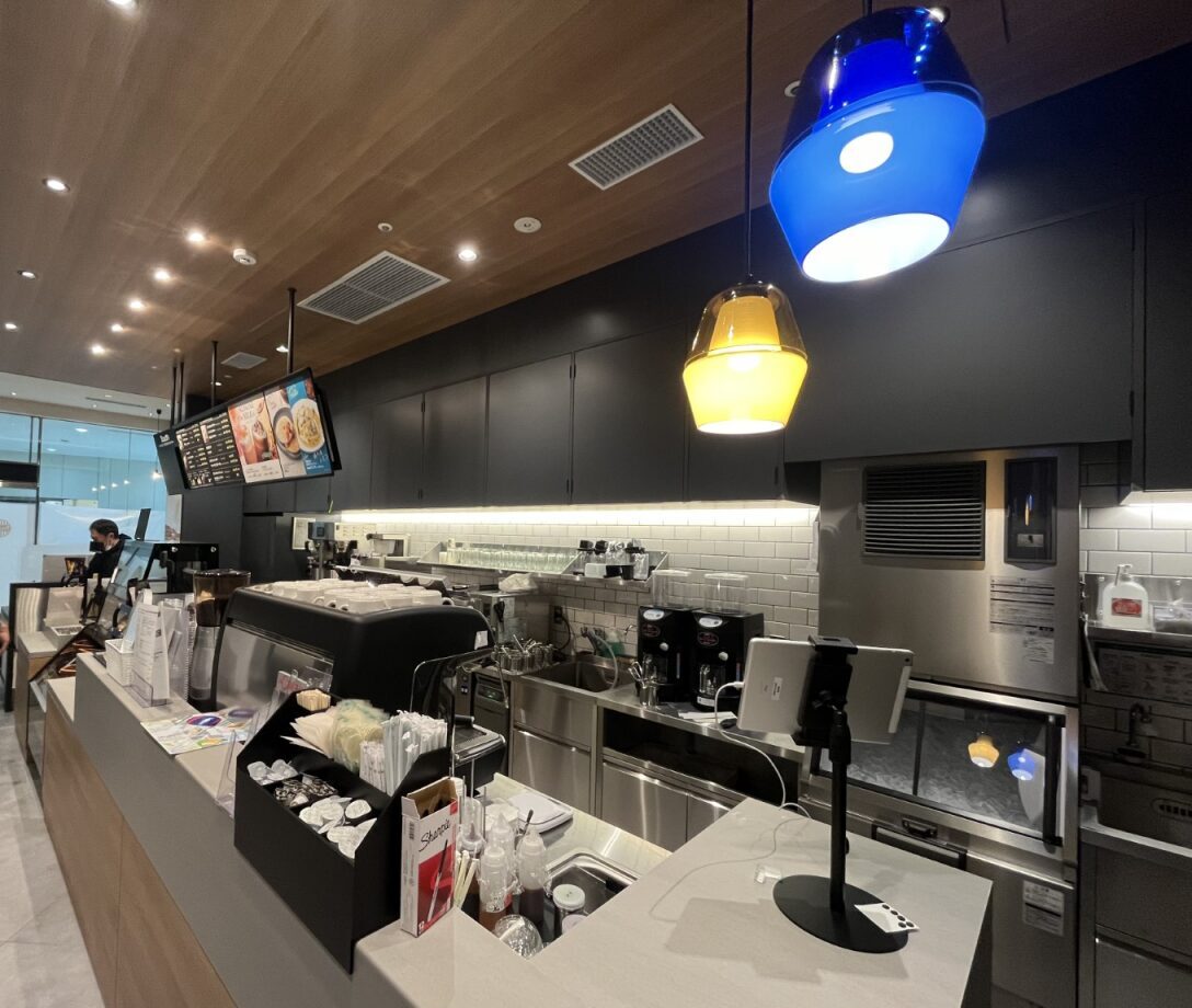 コーヒーショップのカウンター内装